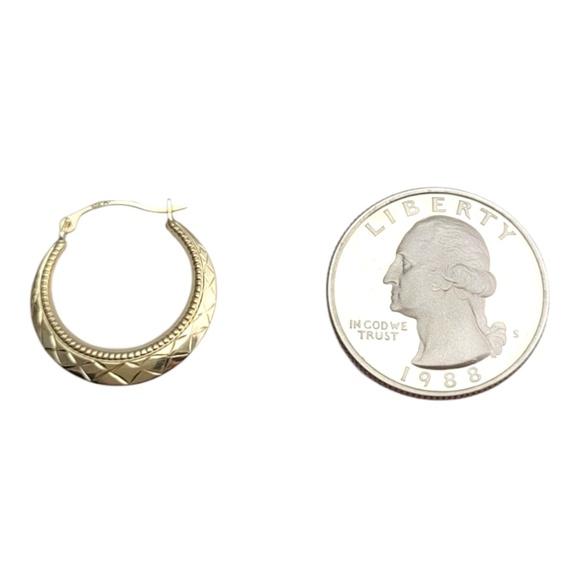 10K Yellow Gold Patterned Hoop Earrings #21110 - Picture 5 of 6